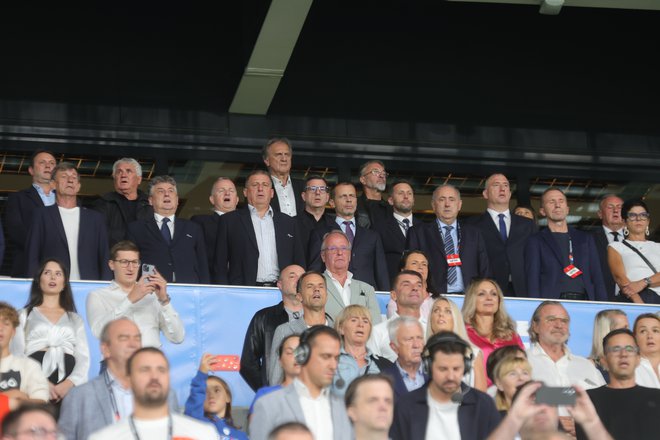 V Stožicah je znova polna tudi VIP tribuna. FOTO: Dejan Javornik