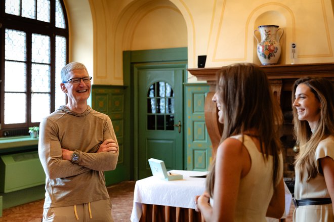 Tim Cook v Sloveniji. FOTO: L. Lisjak/Postojnska jama, d. d.