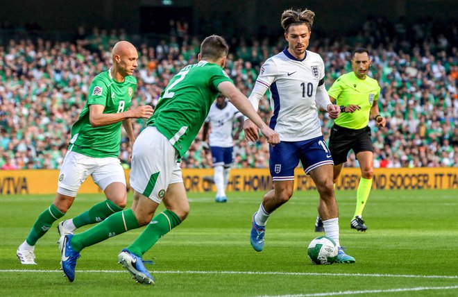 Jack Grealish (z žogo) je prispeval svoj delež k zmagi Anglije. FOTO: Paul Faith/AFP