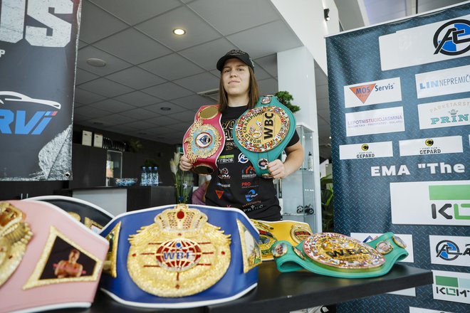 Ema Kozin je trdno odločena zadržati svoja šampionska pasova. FOTO: Jože Suhadolnik/Delo