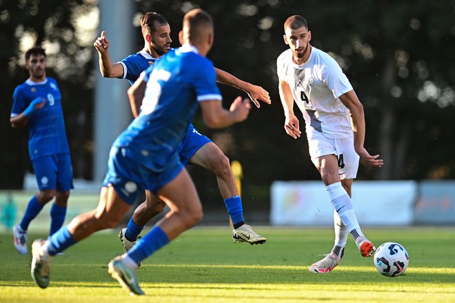 Adrian Zeljković je steber igre na sredini igrišča mlade reprezentance. Foto Martin Metelko/NZS