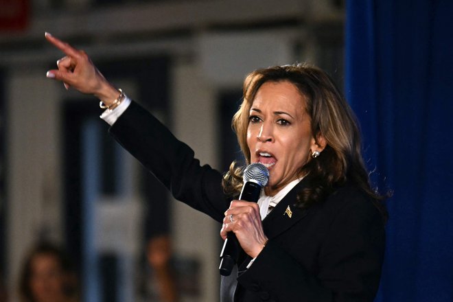 Kamala Harris poudarja svoje prednosti. FOTO: Jim Watson/AFP