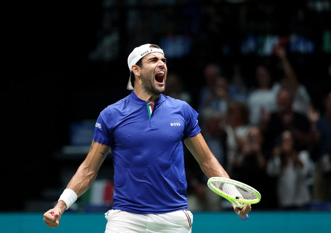 Matteo Berrettini je v dveh nizih s 6:1 in 7:6 ugnal Joaa Fonseco. FOTO: Claudia Greco/Reuters