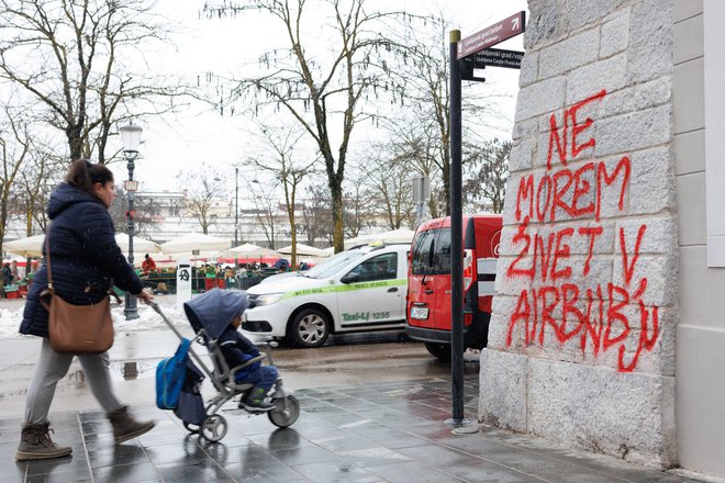 Študentje in mlade družine si najem stanovanja v turističnih središčih vse težje privoščijo. FOTO: Črt Piksi