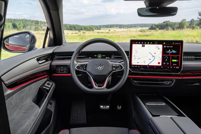 Notranjost je zelo digitalizirana, pa hkrati tudi nadvse udobna.

FOTO: Volkswagen