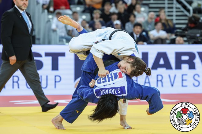 V obračunu za tretje mesto je Kaja Schuster po hudem boju izgubila z Japonko Šiho Tanaka. FOTO: Emanuele Di Feliciantonio/IJF