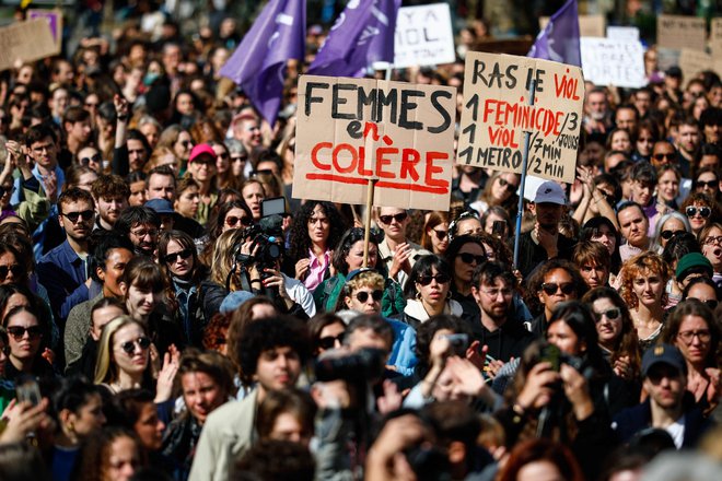 Gisèle Pélicot utelešenje žrtev spolnega nasilja in hkrati simbol boja proti zloraba. FOTO: Ian Langsdon/ AFP