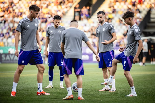 Mariborski nogometaši zdaj s tekmo manj le za tri točke zaostajajo za vodilno Olimpijo. FOTO: Mediaspeed