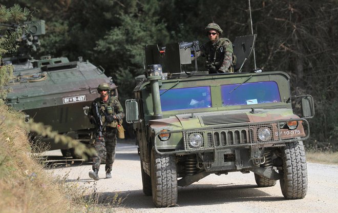 Kazensko in disciplinsko je vojak za nesrečo z vozilom hummer že odgovarjal, materialno mu ne bo treba. Foto Jože Suhadolnik