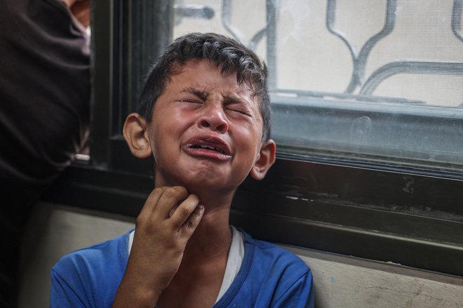 V Gazi vse bolj ubija tudi lakota, še eno izraelsko orožje vojne. FOTO: Eyad Baba/AFP