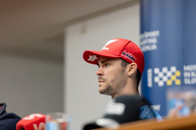 Tim Gajser luta pelo título de campeão mundial. FOTO: Črt Pixi