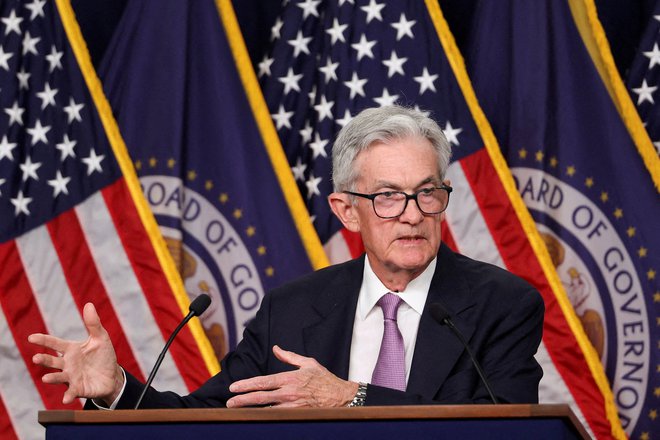 Ameriška Federal Reserve (na fotografiji je predsednik Jerome Powell) se pri vodenju denarne politike osredotoča na »mehek pristanek«.

Foto Tom Brenner/Reuters