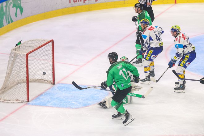 Hokejisti Olimpije so uspešno odprli novo sezono v ICEHL. FOTO: Voranc Vogel/Delo