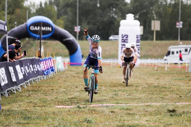 Matevž Govekar se je takole razveselil zmage v Gironi. FOTO: Sea Otter Europe/Instagram