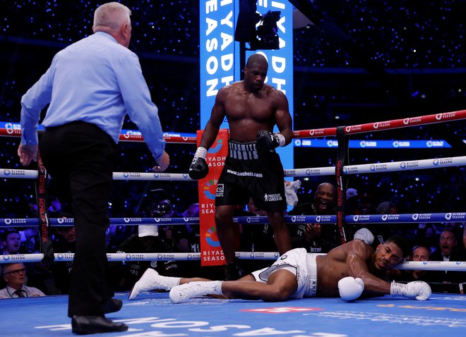 Daniel Dubois je nokavtiral Anthonyja Joshuo. FOTO: Andrew Couldridge/Reuters