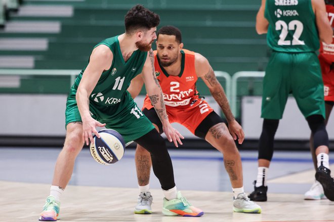 Košarkarji Cedevite Olimpije in Krke so se pred dnevi pomerili za superpokal, zdaj pa so ob štartu sezone v ligi ABA oboji izgubili. FOTO: Cedevita Olimpija