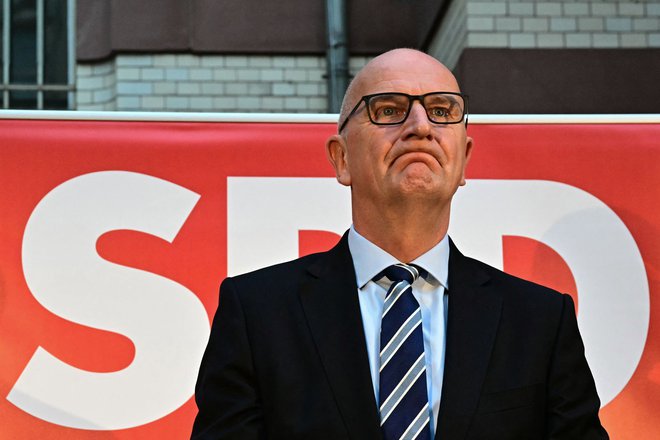 Ministrski predsednik Brandenburga Dietmar Woidke (SPD) je že pred volitvami napovedal, da želi ostati v vladi le, če bodo socialdemokrati premagali AfD. FOTO: Tobias Schwarz/AFP