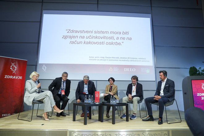 Kakšne so smernice za kakovosten in učinkovit zdravstveni sistem, so razporavljali na okrogli mizi. FOTO: Jože Suhadolnik/Delo