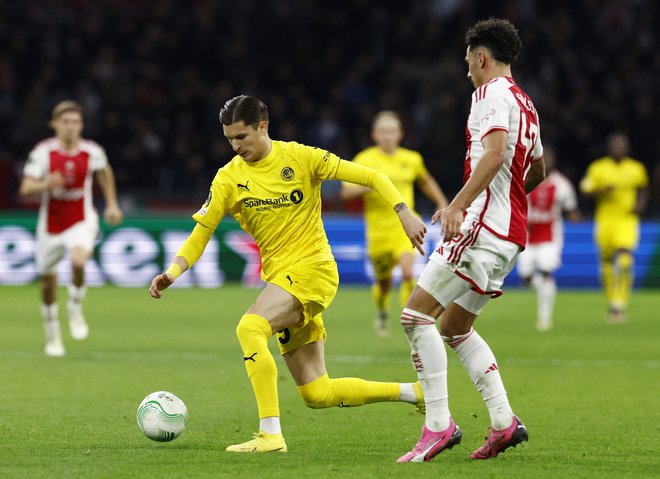 Nino Žugelj vai falhar o jogo de abertura frente ao Porto, bicampeão europeu, devido a lesão. FOTO: Piroschka Van De Wouw/Reuters