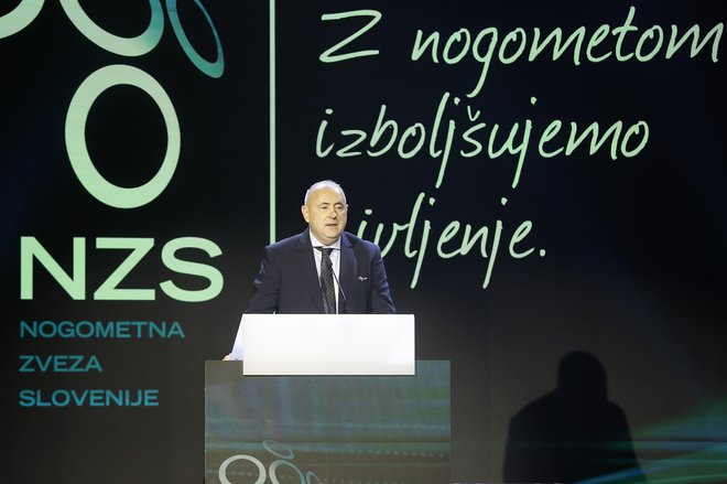 Novi ali stari predsednik Nogometne zveze Slovenije bo znan 24. oktobra. FOTO: Leon Vidic/Delo