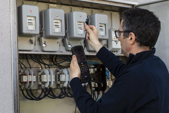 Med dobavitelji lahko nastanejo razlike, odvisno od tega, kdaj so zakupovali elektriko. Fotografija je simbolična. FOTO: Voranc Vogel/delo