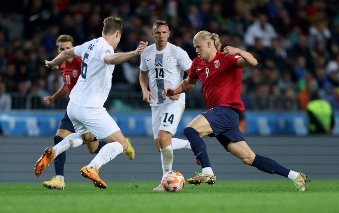 Erling Haaland nima dobrih izkušenj s Slovenijo. FOTO: Antonio Bronic/Reuters