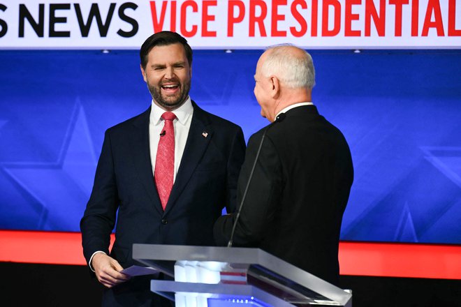 Senator iz Ohia J. D. Vance  in guverner Minnesote Tim Walz. FOTO: Angela Weiss/AFP