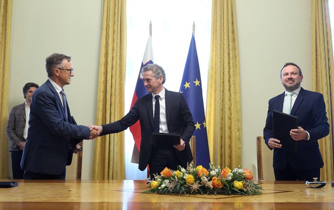 Gibanje Svoboda je prisluhnilo manjšinskima poslancema. Ali se bo to največji vladni stranki obrestovalo pri ustavnih spremembah, pa še ni jasno. FOTO: Blaž Samec