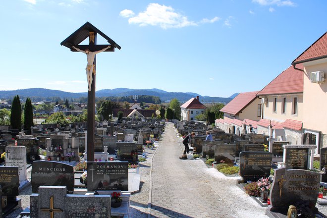 Pokopališčle v Komendi. FOTO: Bojan Rajšek/Delo