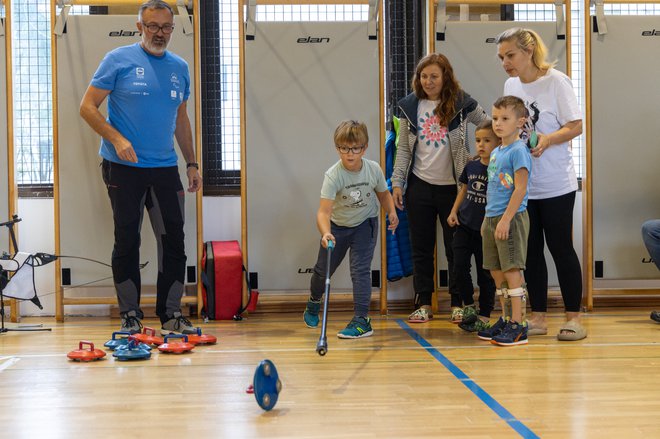 Šport prispeva k uspehu rehabilitacije in posamezniku omogoča hitrejšo vrnitev v aktivno življenje. FOTO: Voranc Vogel/Delo