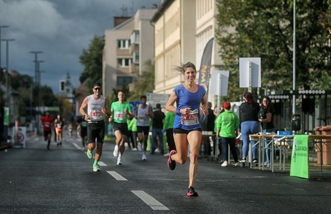 Ljubljanski maraton vselej pritegne veliko zanimanje tekačev. FOTO: Blaž Samec