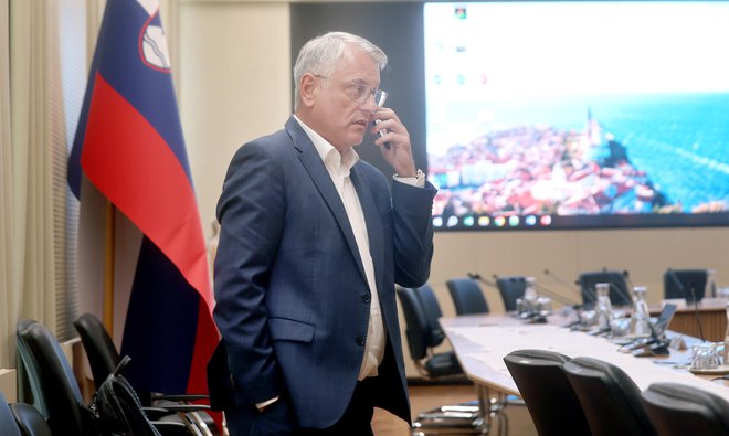 Hana so na zadnji javnomnenjski poizvedbi s povprečno oceno 3,9 najbolje ocenili podporniki njegove stranke, sledijo podporniki Gibanja Svoboda in Vesne. FOTO: Blaž Samec