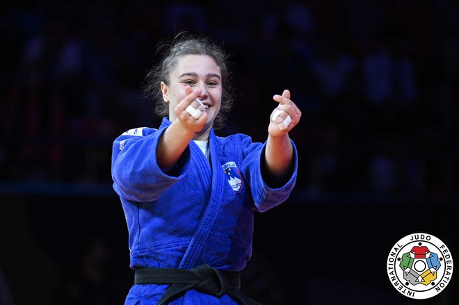 Kaja Schuster se je takole veselila zmage v dvoboju za bronasto kolajno. FOTO: Tamara Kulumbegashvili/IJF