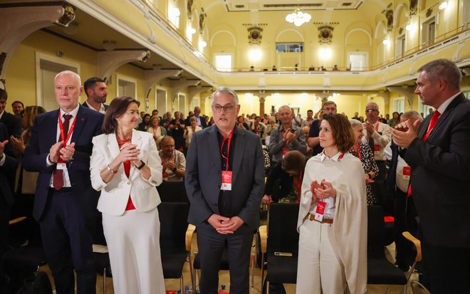 Matjaž Han je bil na kongresu stranke SD izvoljen za novega predsednika stranke. Danes je s širšim vodstvom razpravljal, kako stranko usmeriti naprej do naslednjih parlamentarnih volitev. FOTO: Matej Družnik