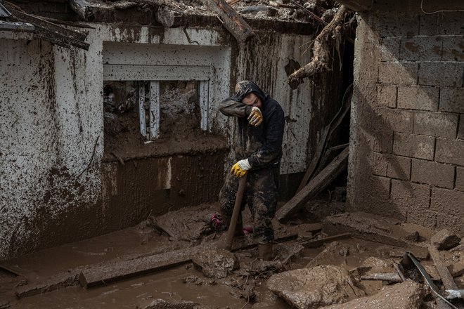 Iskanje pogrešanih, Donja Jablanica. FOTO: Marko Djurica/Reuters