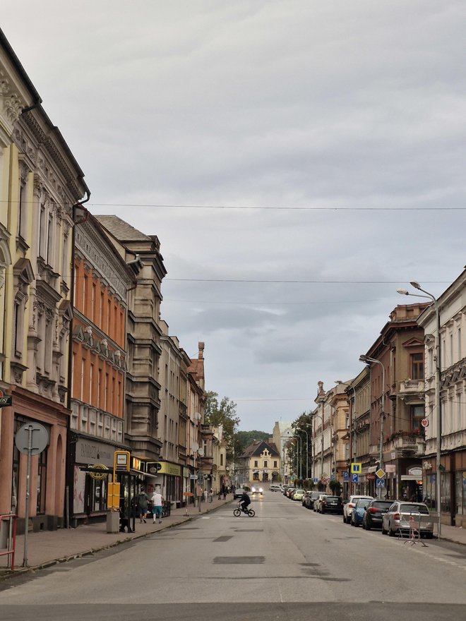 Pogled s češke strani na Poljsko na koncu ulice. FOTO: Anja Intihar