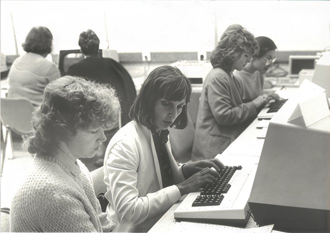 Pomena znanja in neprestanega izobraževanja so se v banki zavedali že davnega leta 1974, ko so ustanovili Izobraževalni center. FOTO: arhiv NLB