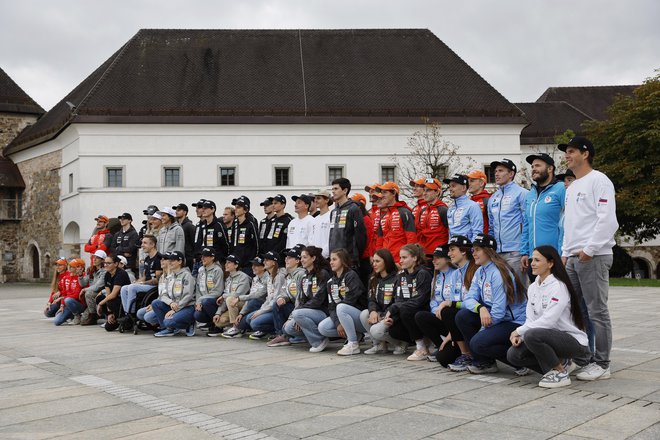 Ljubljanski grad je bil prizorišče tradicionalne predstavitve tekmovalcev in panog, ki sodijo pod dežnik Smučarske zveze Slovenije, takole so se pokazali slovenski aduti za novo zimo. FOTO: Leon Vidic