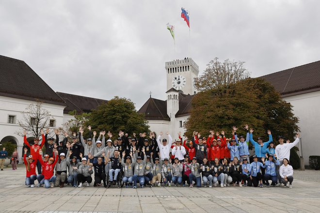 Na predstavitvi so manjkali člani ekipe za hitri disciplini, ki so sredi priprav, na Ljubljanskem gradu ni bilo tudi najboljše smukačice Ilke Štuhec in Andreje Slokar. FOTO: Leon Vidic