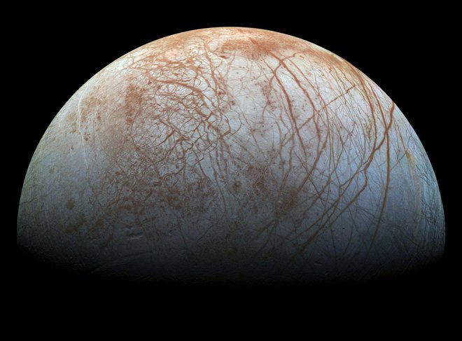 Evropa je četrta največja od 95 Jupitrovih lun in planetu šesta najbližja. Foto Nasa/JPL-Caltech