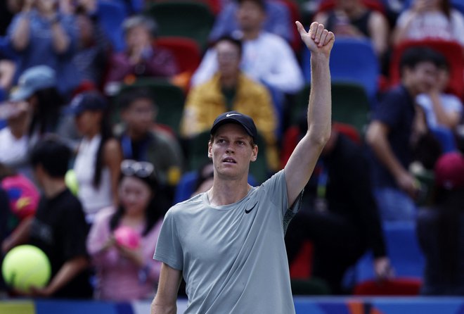 Jannik Sinner bo v četrtfinalu igral z Danilom Medvedjevom. FOTO: Tingshu Wang/Reuters