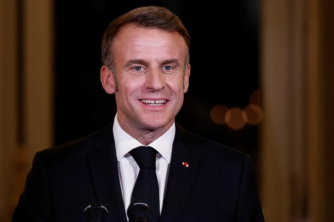 Macron doma ne uživa priljubljenosti, novinarka Varietyja pa mu pripiše zasluge za marsikaj dobrega. FOTO: Benoit Tessier/Reuters