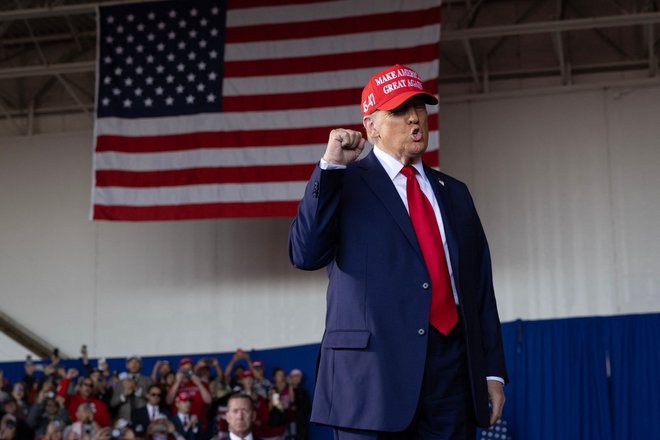 Donald Trump: »Bolje, da ostanete v Michiganu.«

Foto Scott Olson/AFP