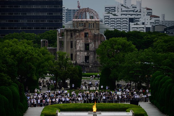 Člani gibanja, ki je nastalo v letih po uničujočih jedrskih napadih na omenjeni japonski mesti avgusta 1945, si neutrudno prizadevajo, da bi dvignili zavedanje o katastrofalnih posledicah uporabe jedrskega orožja. FOTO: Philip Fong/AFP