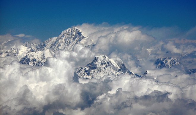 Je bil Everest osvojen tri desetletja prej? FOTO: Desmond Boylan Reuters