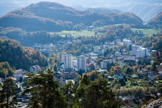 Formula o izračunu povprečnine, ki bi ustrezala vsem občinam, ne obstaja. Na fotografiji občina Hrastnik. FOTO: Branko Klančar