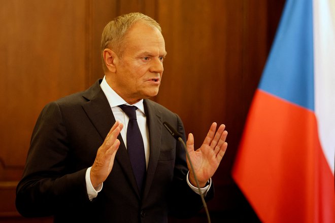 Poljski premier Donald Tusk je obljubil, da bo omejil nezakonite migracije, v torek pa bo kabinetu predstavil novo migracijsko strategijo. FOTO: David W. Cerny/Reuters