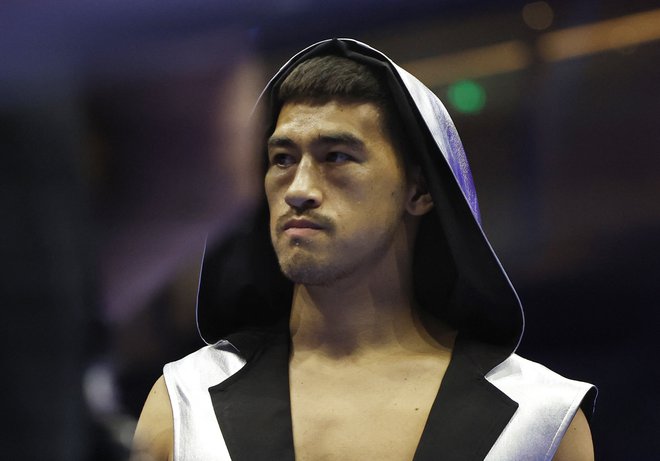 Dmitrij Bivol je športno sprejel prvi profesionalni poraz. FOTO: Hamad I Mohammed/Reuters