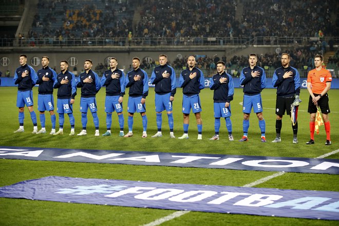 Slovenija je začela tekmo z naslednjimi igralci: Oblak; Janža. Bijol, Drkušić, Stojanović; Mlakar, Elšnik, Gnezda Čerin, Iličić; Šeško, Šporar. FOTO: Pavel Mikheyev/Reuters