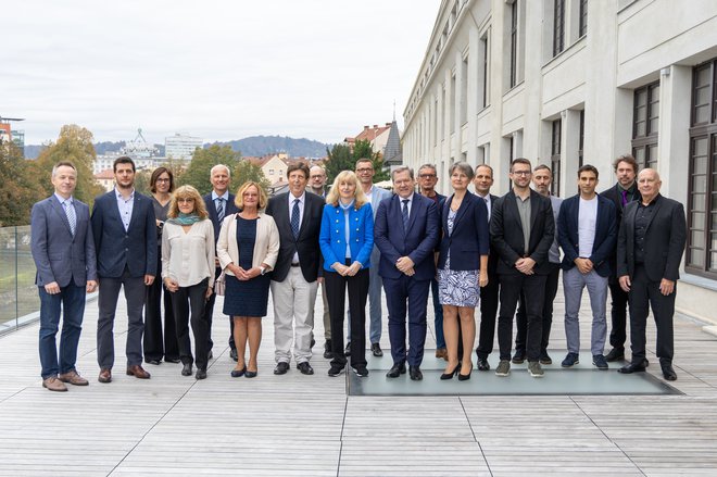 Prejeniki najprestižnejših priznanj v Sloveniji za izjemne dosežke v znanstveno-raziskovalni in razvojnih dejavnostih. FOTO: Voranc Vogel/Delo